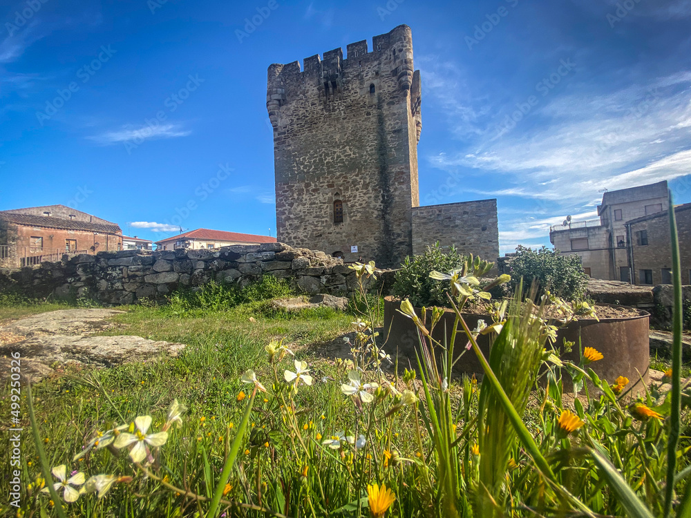 castillo de Sobradillo y casa del Parque Arribes del Duero