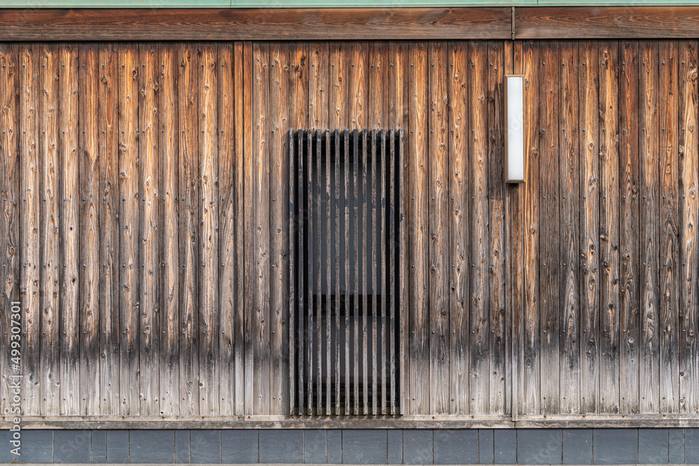 板張りの壁　料亭