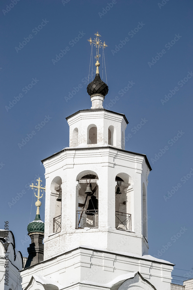 Obraz premium bell tower of the Orthodox church in the city