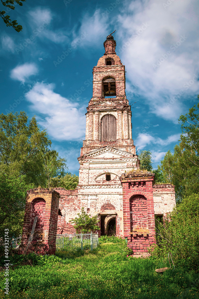 Fototapeta premium the destroyed Orthodox church