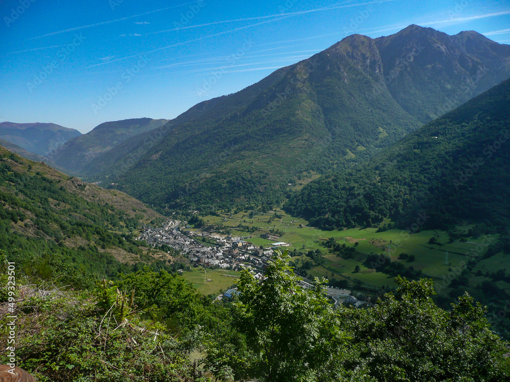 Naklejka premium Summer scenery in the French Pyrenees