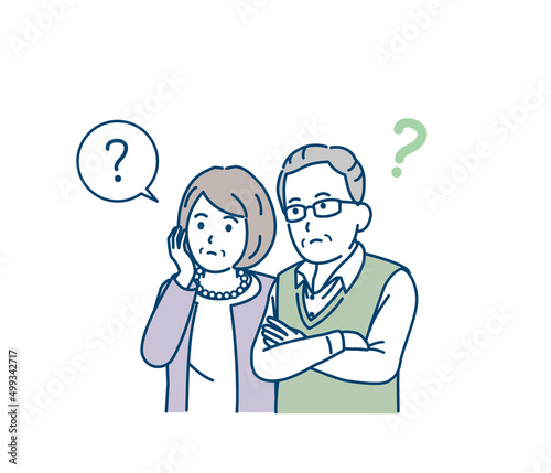 疑問　考える　わからない　? 　表情　年配の夫婦　男女　シニア　高齢者