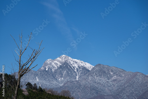 残雪残る春の甲斐駒ヶ岳 山梨県