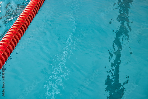 Schwimmbecken mit Bahnen Begrenzung