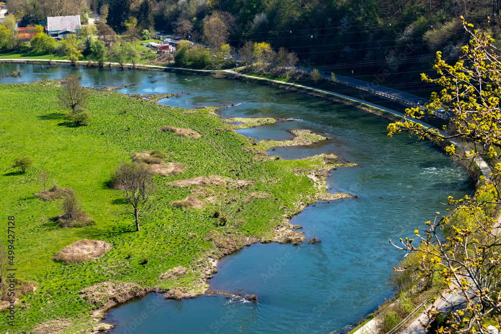 Fototapeta premium Wanderweg Leinpfad an der Ruhr von der Isenburg aus gesehen in Hattingen / Deutschland