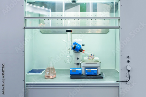 Rotary evaporator in labora...