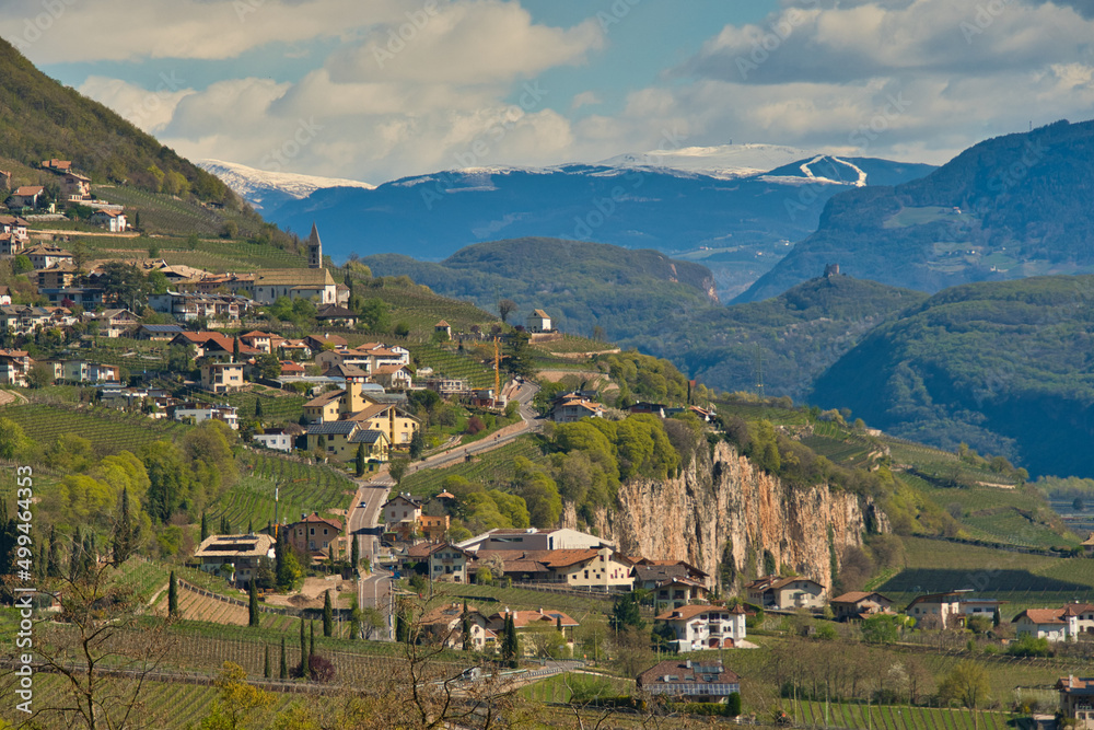 Blick auf Kurtasch in Südtirol