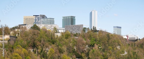 Panorama d'immeubles modernes à Luxembourg