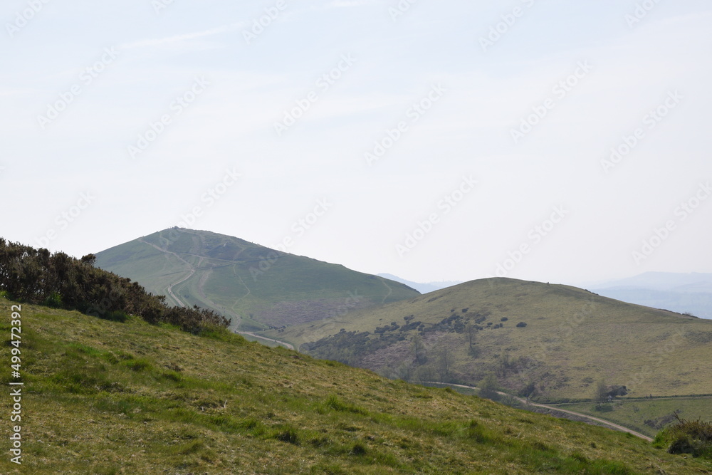 Obraz premium a view of the Malvern hills near Worcestershire beacon 