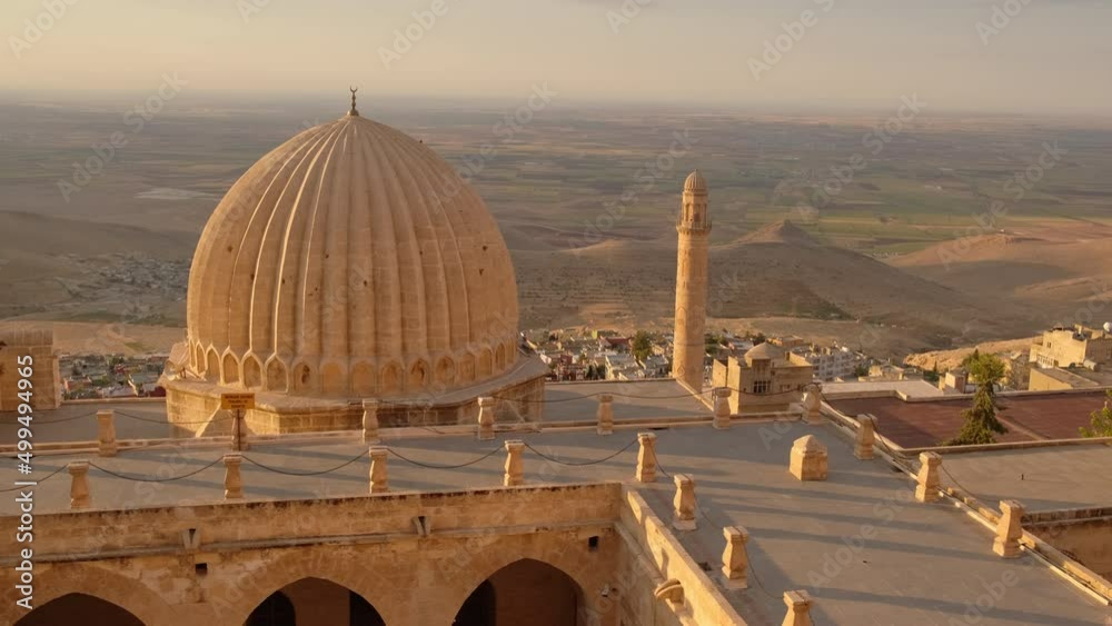 Zinciriye Medresesi or Sultan Isa Madrasa in Mardin, Eastern Anatolia, Turkey. 