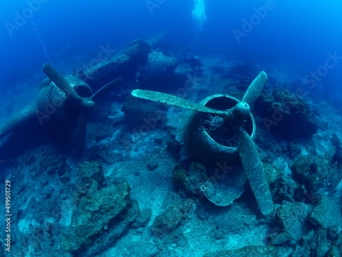 airplane wreck c47 dakota aircraft underwater propeller airplane engine metal on ocean floor scuba divers to explore