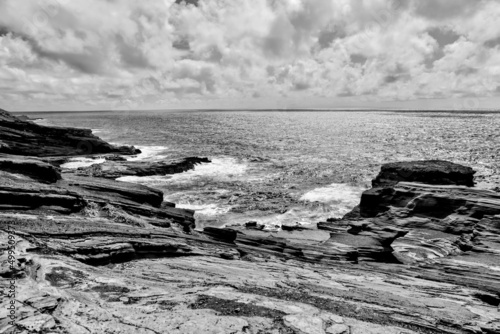 Views of landscapes and the Lava Tubes at Lānaʻi Lookout on Oahu