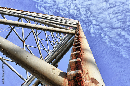 Steel leg drilling rig photo
