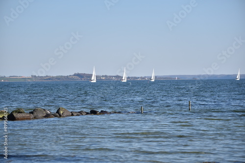 Segalboote auf dem Meer photo