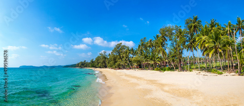 Fototapeta Naklejka Na Ścianę i Meble -  Panorama of  Tropical beach
