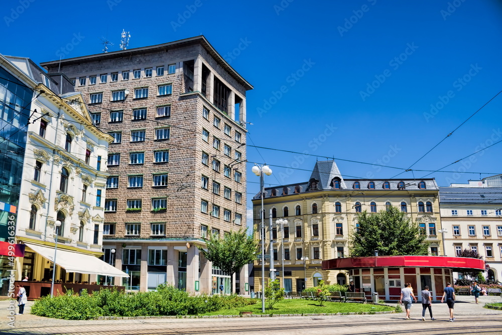 Naklejka premium liberec, tschechien - platz im stadtzentrum