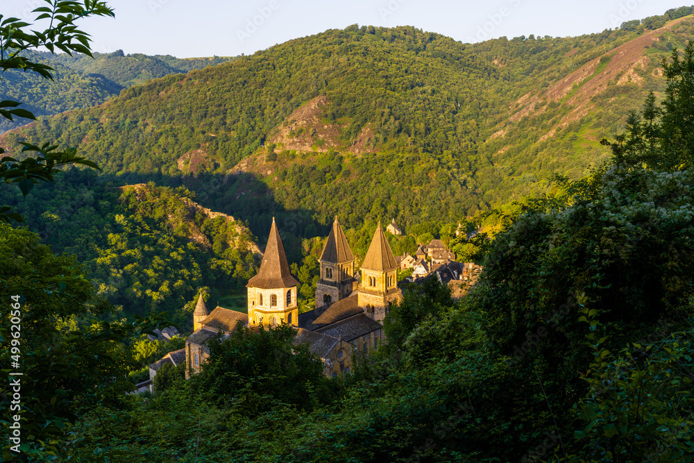 Le village de Conques, la chapelle Sainte-Foy, la chapelle Saint-Roch, Aveyron, Occitanie, France