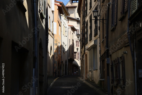 Vieille rue typique  ville de Thiers  d  partement du Puy de Dome  France
