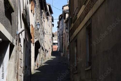 Vieille rue typique  ville de Thiers  d  partement du Puy de Dome  France