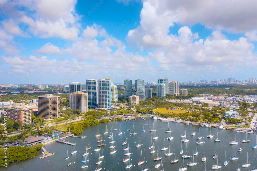 Fototapeta premium Panoramic view of the Coconut Grove Marina in Miami