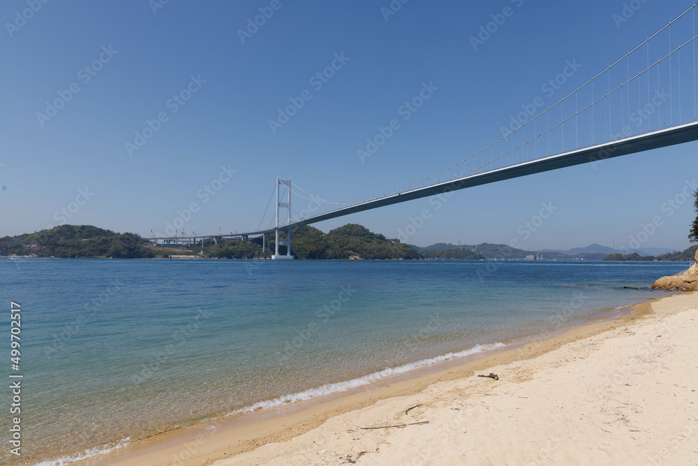 日本の愛媛県今治市の小島と馬島の美しい風景 日本の愛媛県今治市の小島と馬島の美しい風景