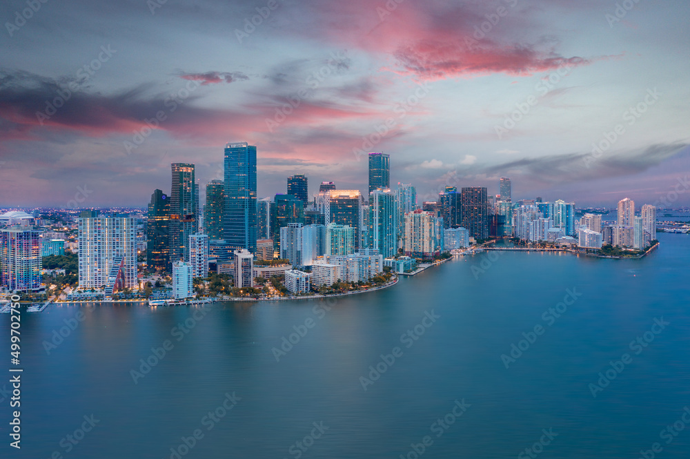Naklejka premium Sunset over the Brickell Miami skyline in Florida