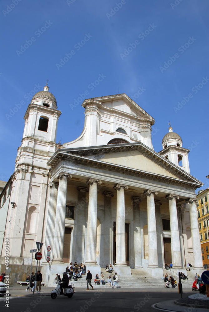 Gênes, Italie, bateaux, port, église, façades colorées, sculpture, grues