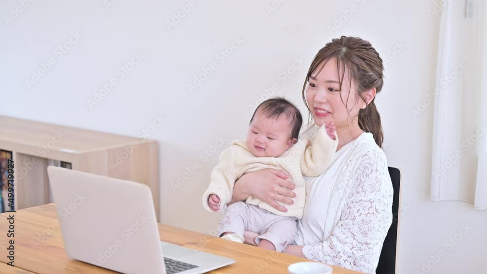 赤ちゃん連れでの在宅ワークは難しいママさん
赤ちゃん連れでの在宅ワークは難しいママさん