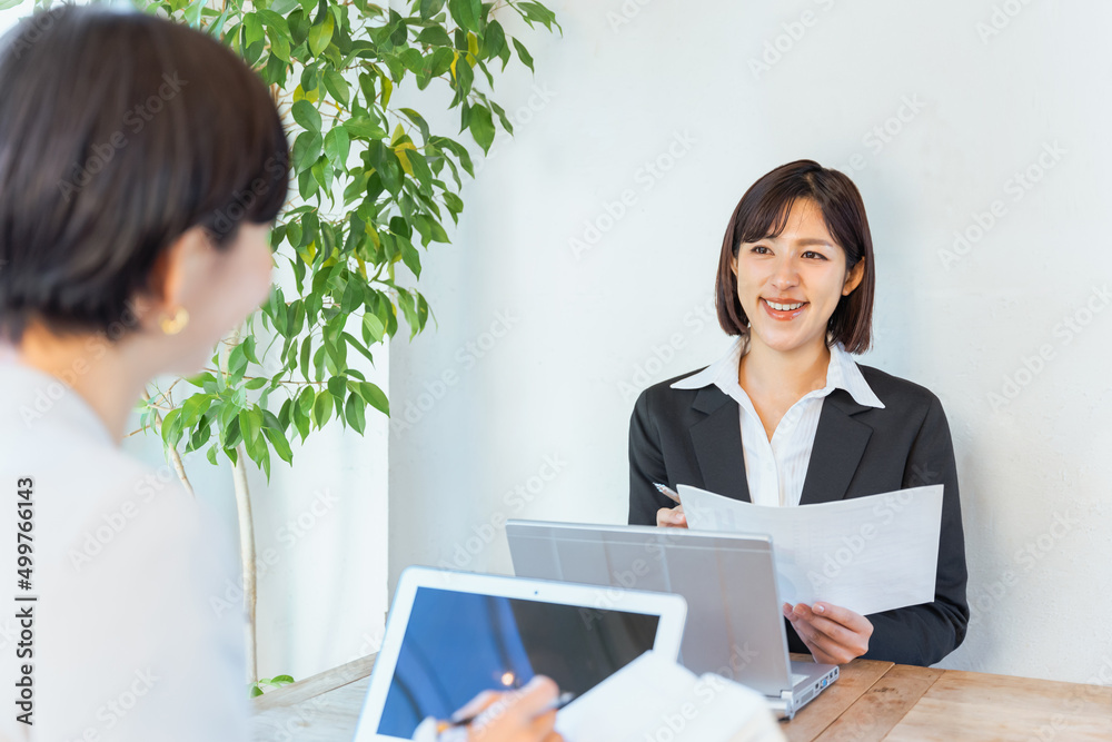 働く女性のイメージ（ビジネスイメージ）