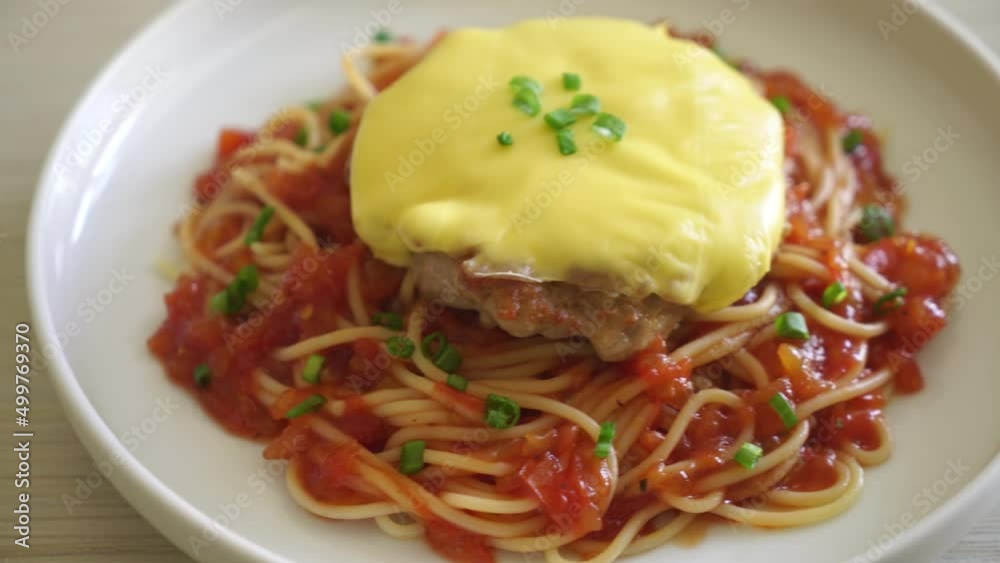 Spaghetti Tomato Sauce with Hamburg and Cheese Spaghetti Tomato Sauce with Hamburg and Cheese