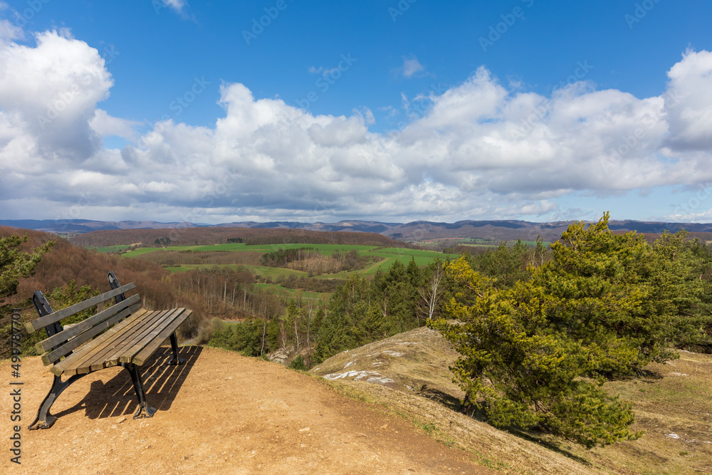 Die Hörninger Sattelköpfe am Karstwanderweg im Naturpark Südharz
