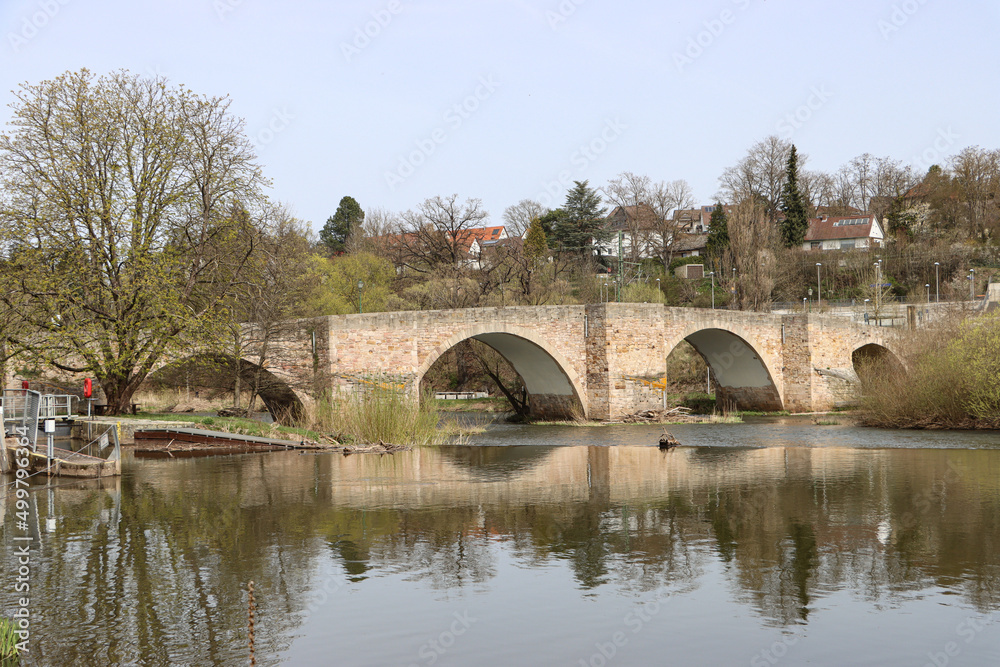 Melsungen an der Fulda; Blick zur historischen Bartenwetzer-Brücke