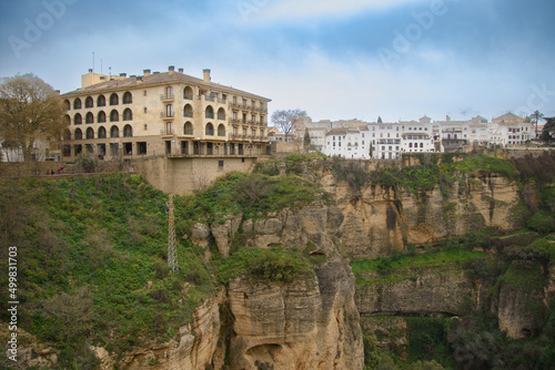 The fabulous cliffs of the Old Town of Ronda in Andalusia, Spain © Gilles Rivest
