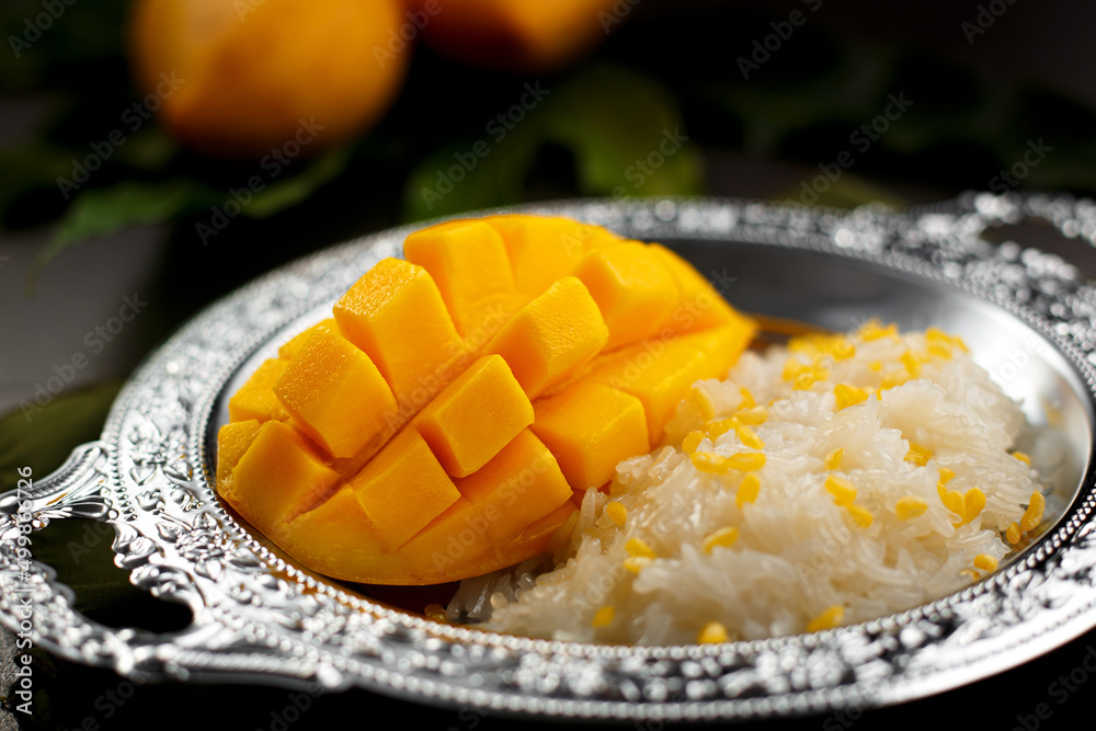 Mango sticky rice (Kwao Neaw Ma-Moung), popular Thai tradition dessert dish