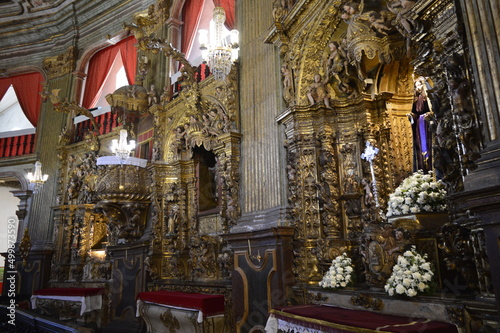 Arte sacra em ouro nas igrejas de Minas Gerais