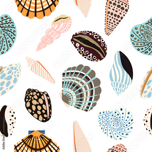 Sea shells, fossils and mollusks seamless pattern. Summer beach hand-drawn seaside vector print. Fashion textile bright multicolored illustration. Seashore elements design for fabrics, wallpaper