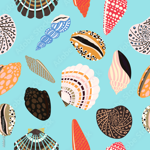 Sea shells, fossils and mollusks seamless pattern. Summer beach hand-drawn seaside vector print. Fashion textile bright multicolored illustration. Seashore elements design for fabrics, wallpaper