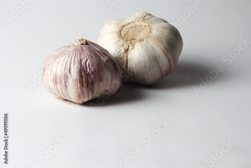 2 heads of dried garlic
