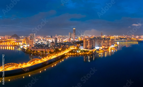 Obraz na płótnie Night view of Wenhui Bridge in Liuzhou, Guangxi, China w salonie