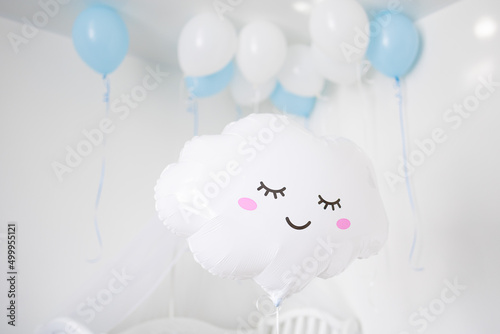 balloon cloud, room decor with balloons