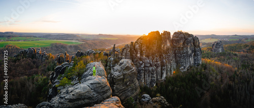 Fotografiet Landscape sandstone cliffs at place Schrammsteinaussicht