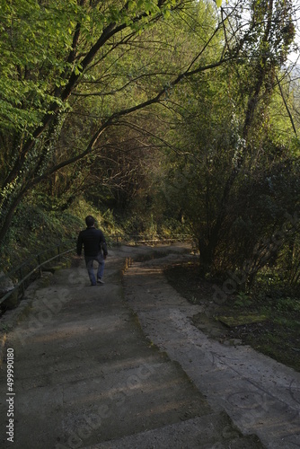 Walking in an urban environment © Laiotz