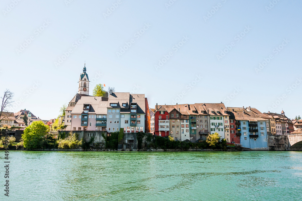 Laufenburg, Schlossberg, Kirche, St. Johann, Altstadt, Altstadthäuser, Rhein, Rheinufer, Uferweg, Frühling, Schweiz
