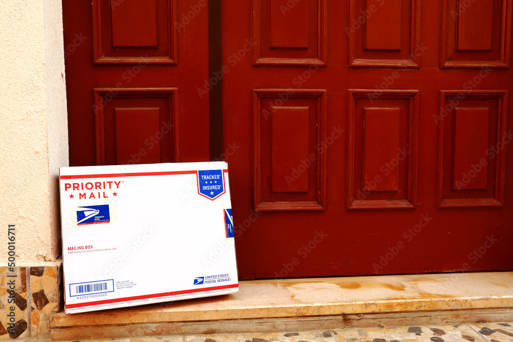 USPS United States Postal Service Priority Mail Mailing Box delivered