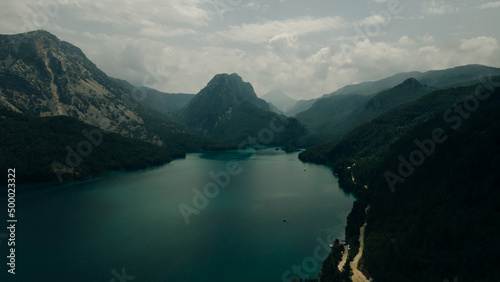 Fotografiet aerial view of Beautiful artificial reservoir Green Canyon, forest and Taurus Mo