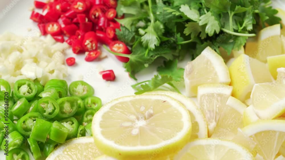 Fish and mix kelp root and kelp buckle