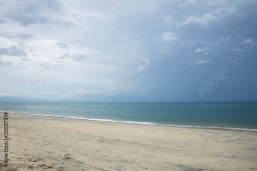 Fényképezés Scenic shot of the ocean with an overcast on a gloomy day