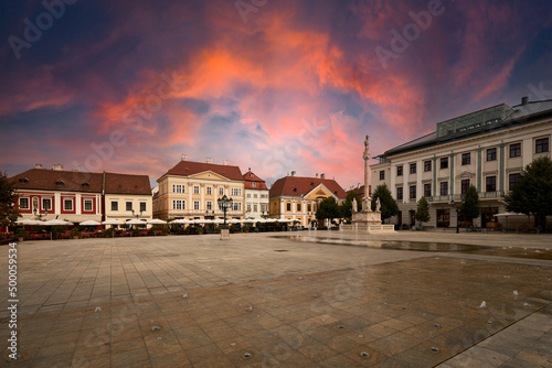 Foto Cityscape of Győr, Hungary - Széchenyi Square