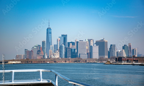 Skyline of downtown New York and the World Trade Center from the water