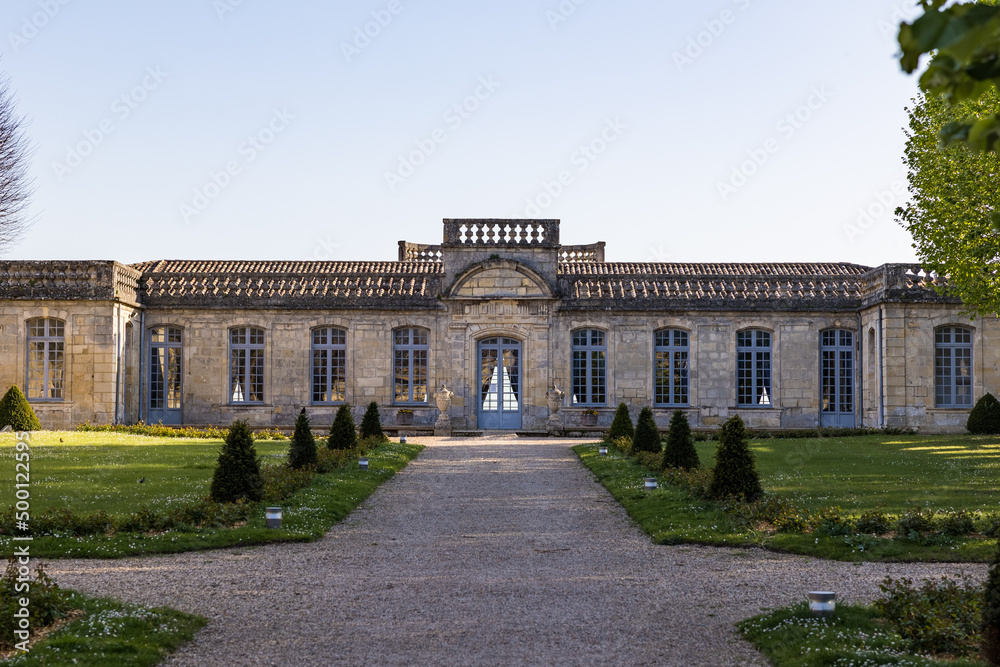 Vue sur la Citadelle de Bourg depuis les jardins (Nouvelle-Aquitaine, France)